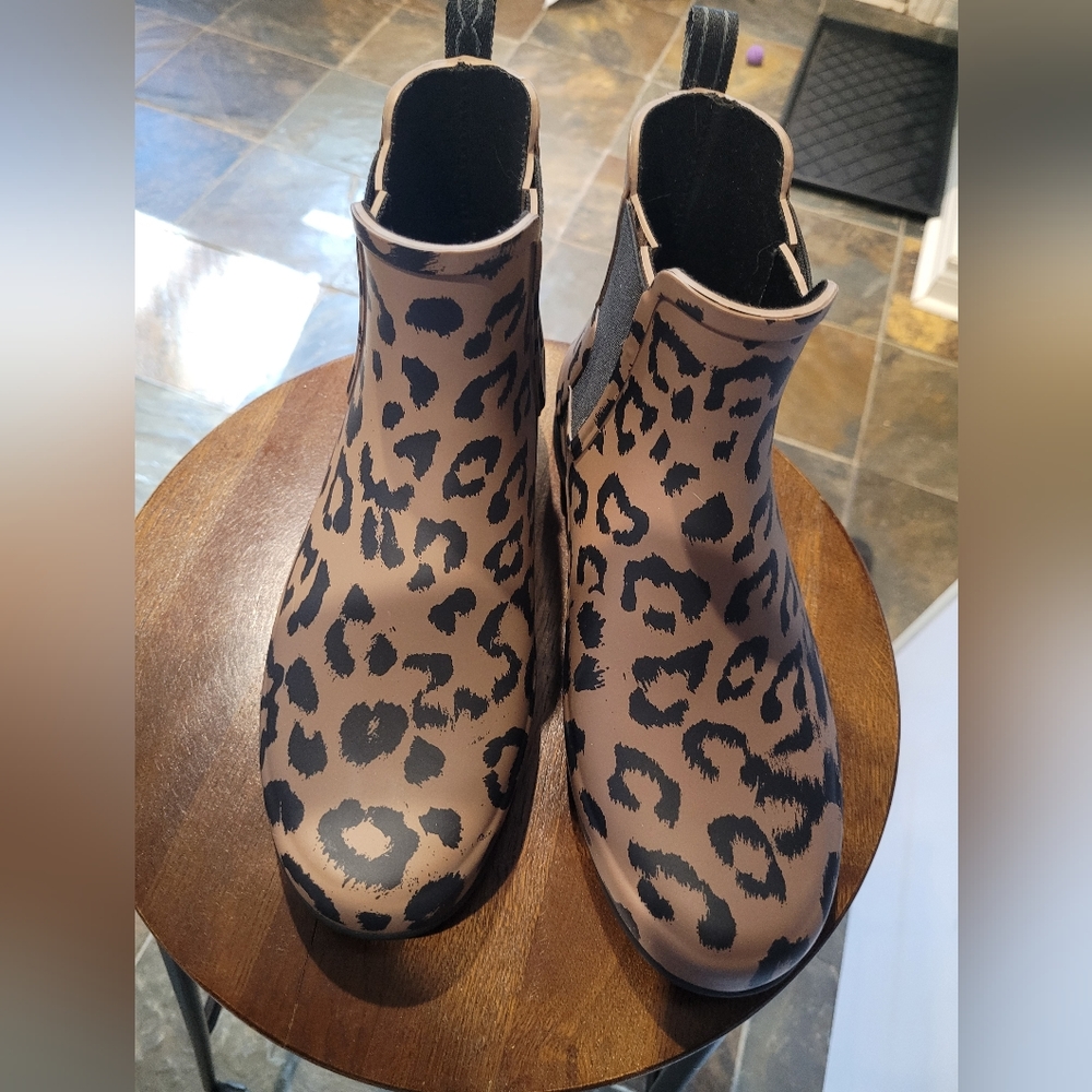 Leopard Print Hunter Chealsa Boots